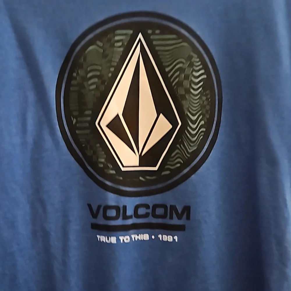 XL‎ Volcom TSHIRT - Picture 2 of 3